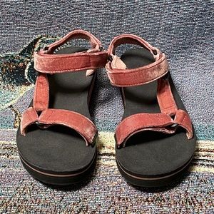Teva Midform Universal Slip-On Sandal Size 7
